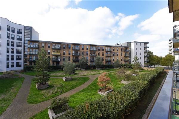 House in London - View 2