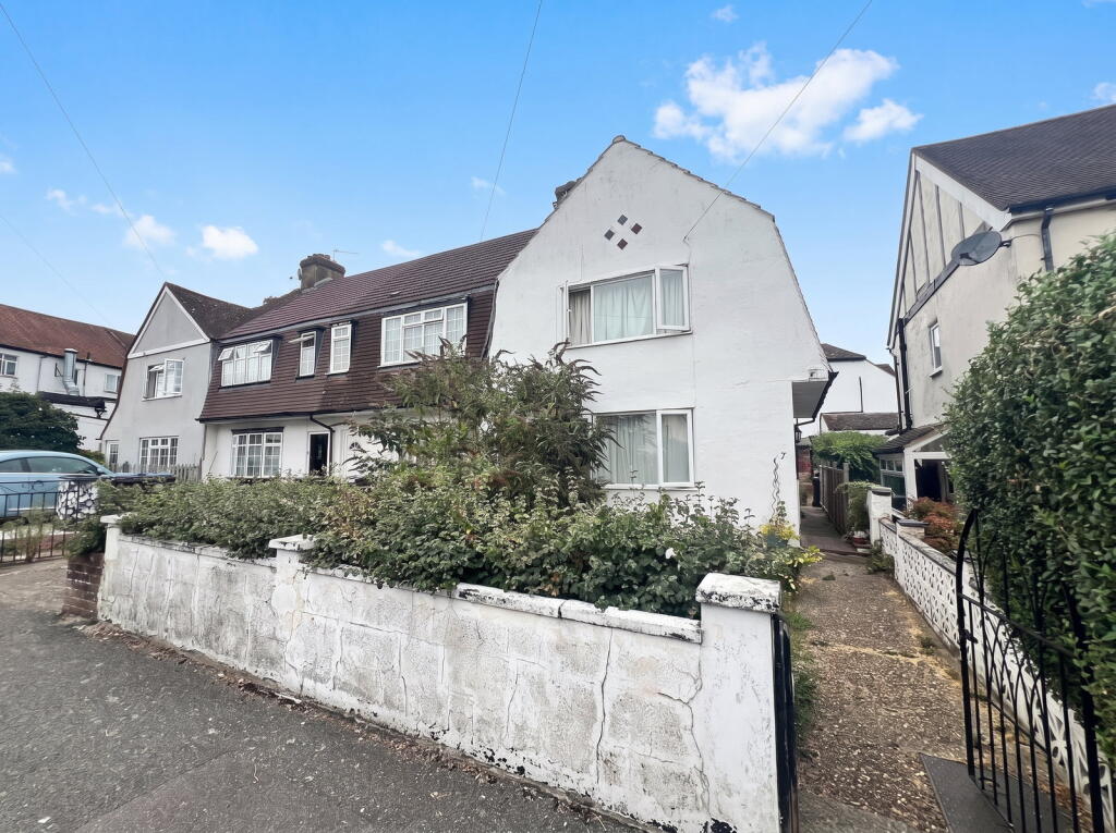 Main image of property: The Glade, Coulsdon, CR5 1SQ