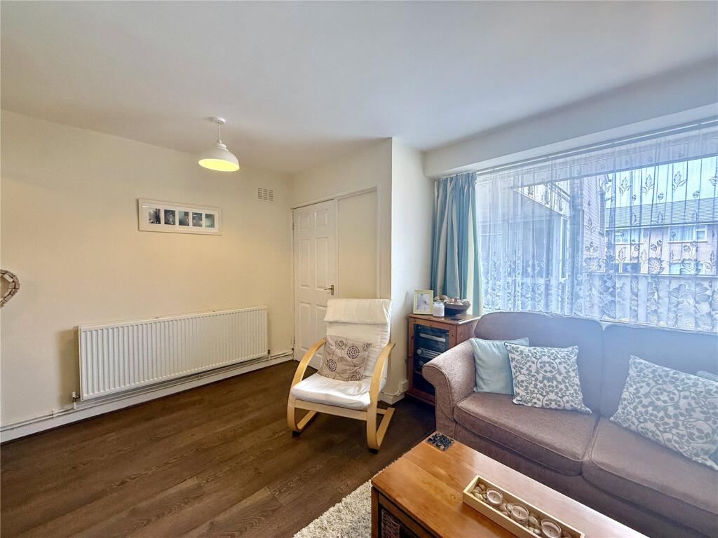 Apartment in Sefton, Liverpool City Region - View 4