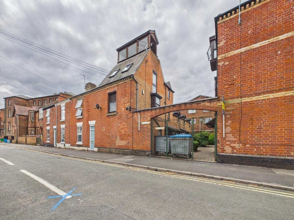 Flat 10, Millers Court, Edward Street, Derby, Derbyshire DE1 3BN photo 4