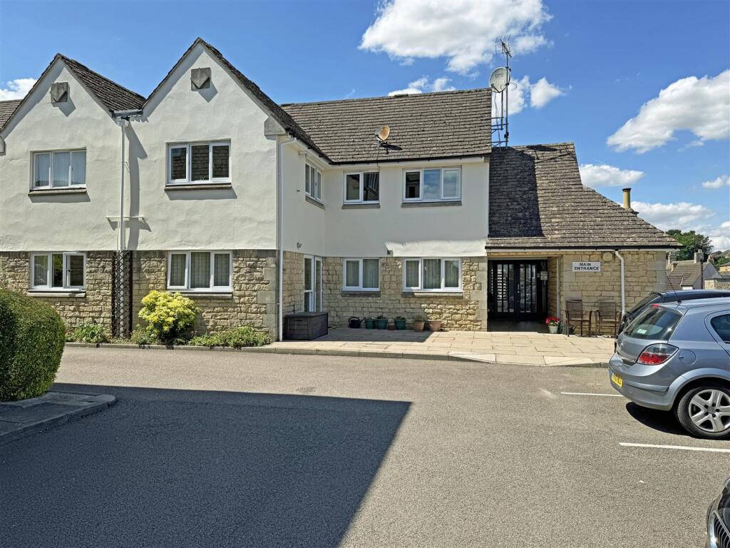 2-bed flat on Torkington Gardens, Stamford, £150,000