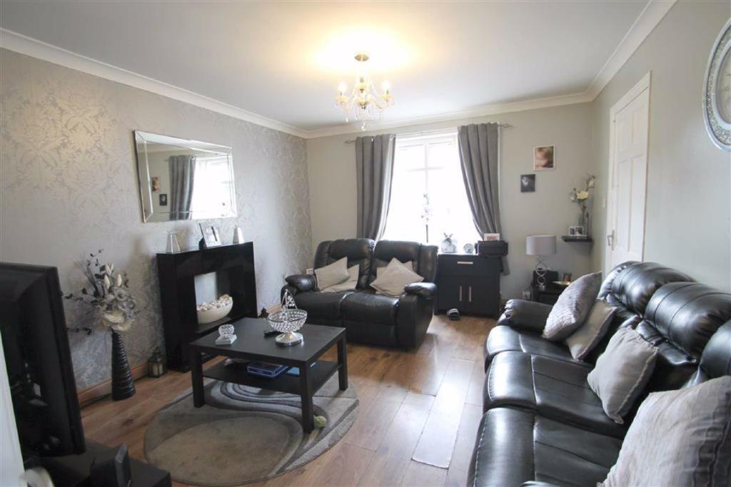 Bridgewater Crescent, Dudley photo 3