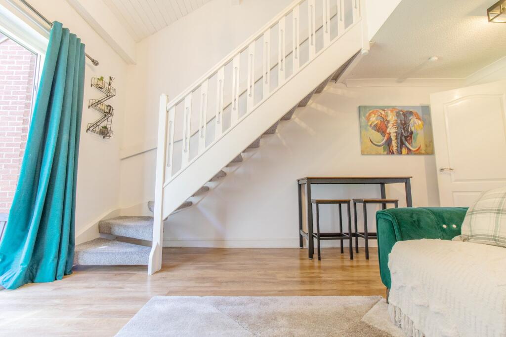 House in Livingston, Deans - More