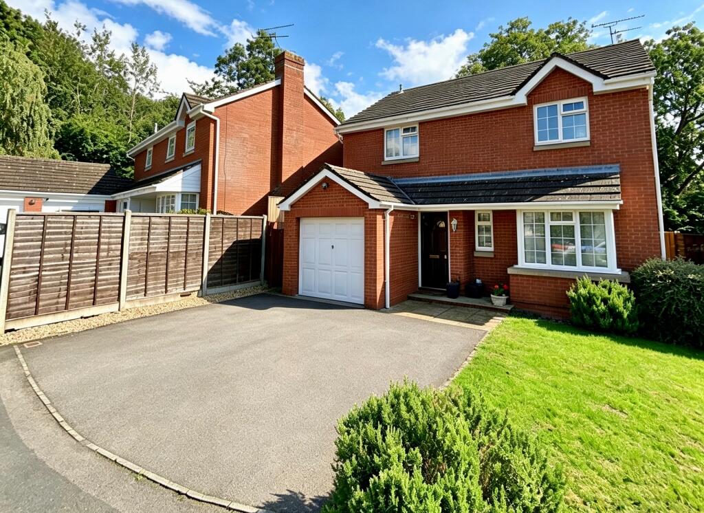 4-bed detached on Wensleydale Close, Shaw, Swindon, £450,000