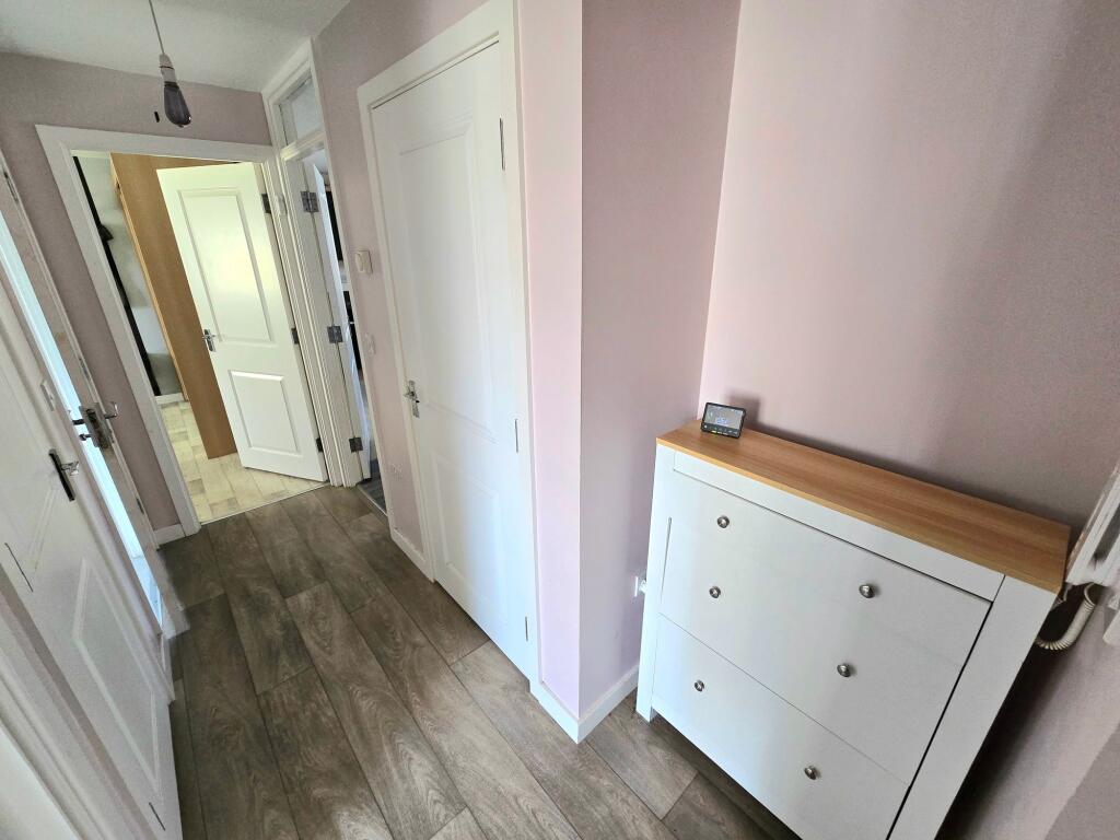 Apartment in Cardiff, St. Bride's Minor - More