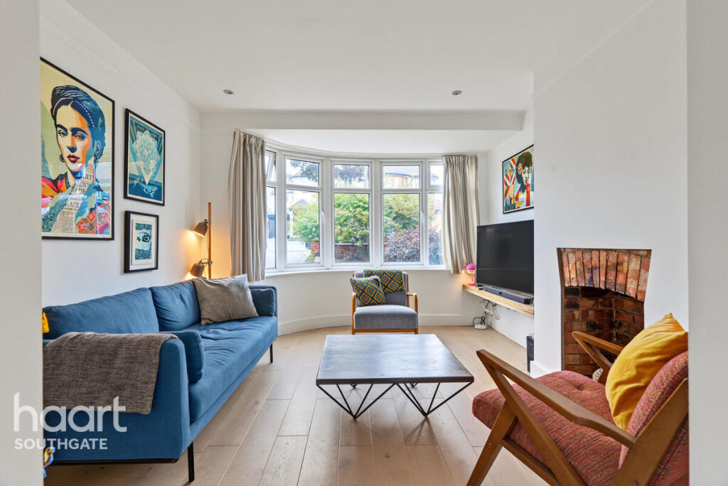 3-bed semi-detached on Whitehouse Way, London, £800,000