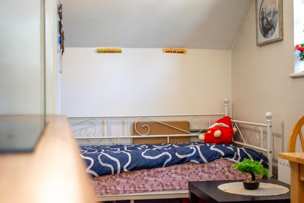 Apartment in Watford - View 5