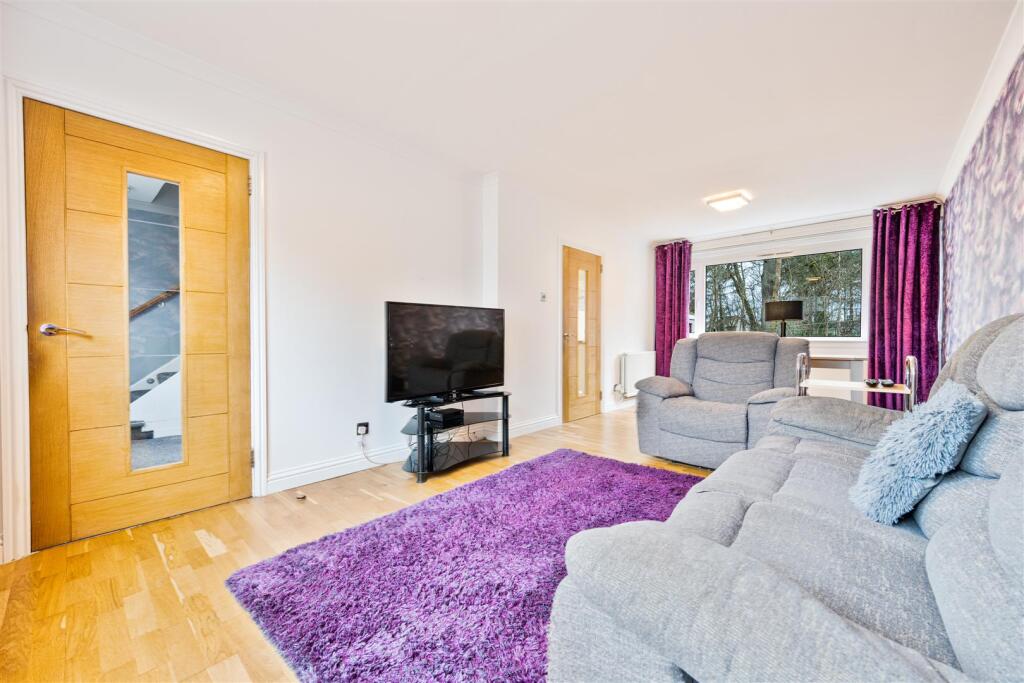 Coldstream Crescent, Wishaw photo 4