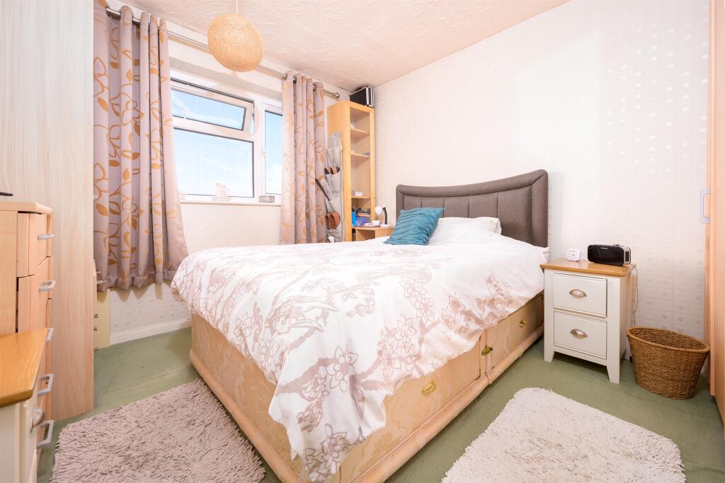 Apartment in Rothwell, North Northamptonshire - More