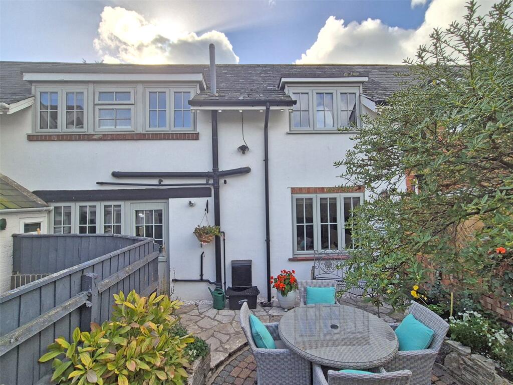 First Marine Avenue, Barton on Sea, New Milton, Hampshire, BH25 photo 2