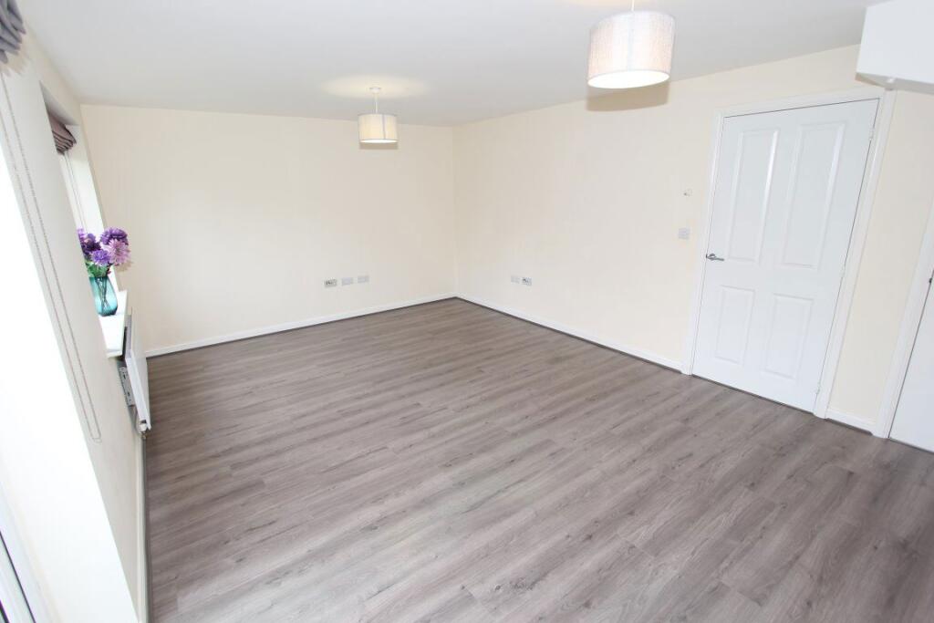 House in Stoke-on-Trent - More