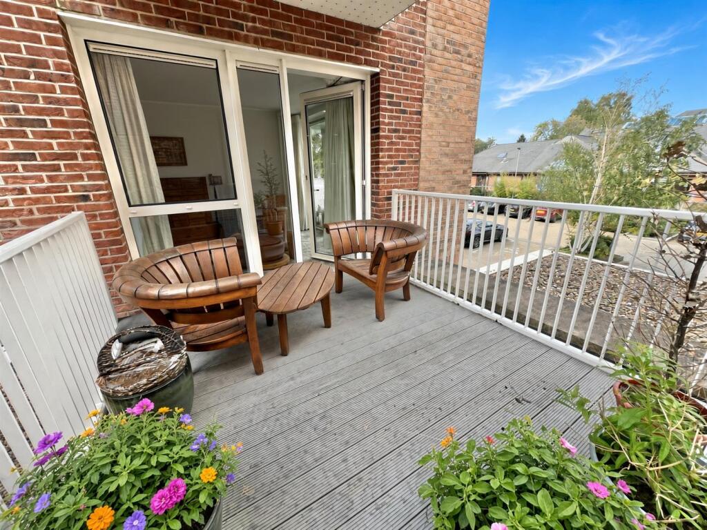 Apartment in Stockport - View 2