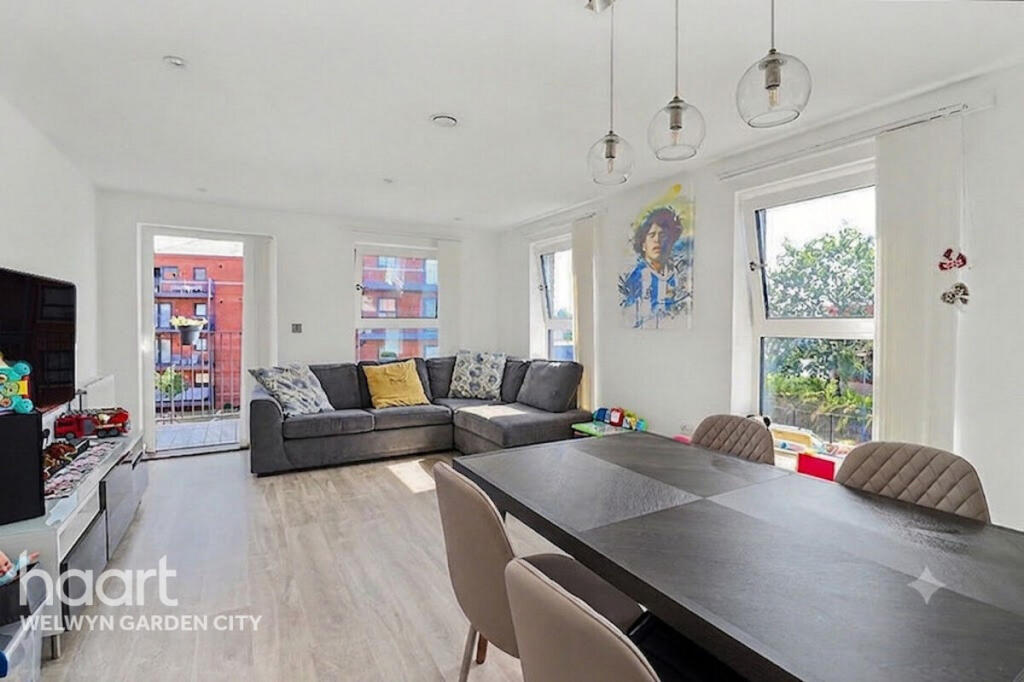 Apartment in Welwyn Hatfield, Peartree - View 5