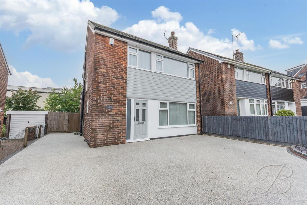 3-bed detached on Fairholme Drive, Mansfield, £270,000