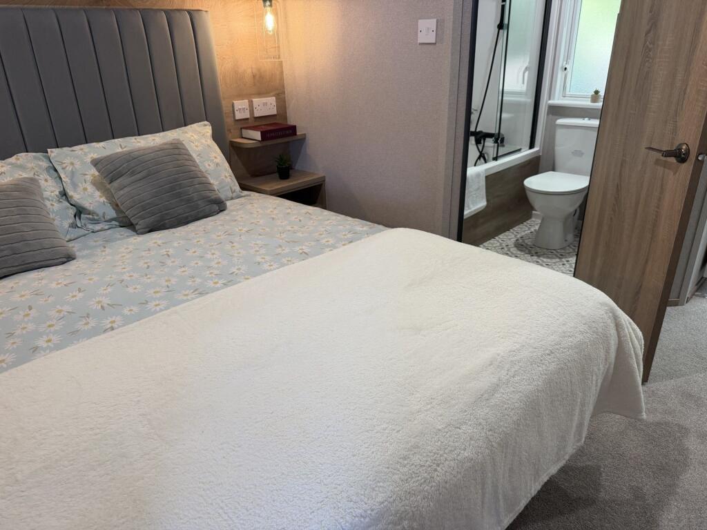 MIll Lane, Hawksworth, Leeds, LS20 8PQ - View 5