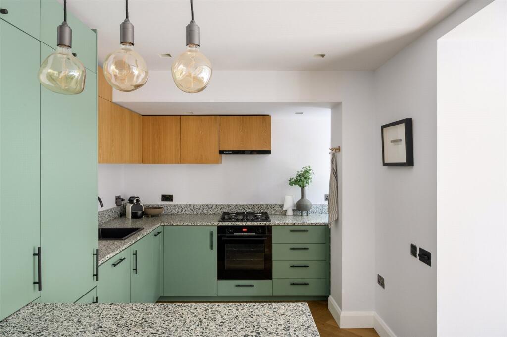 Apartment in London - More