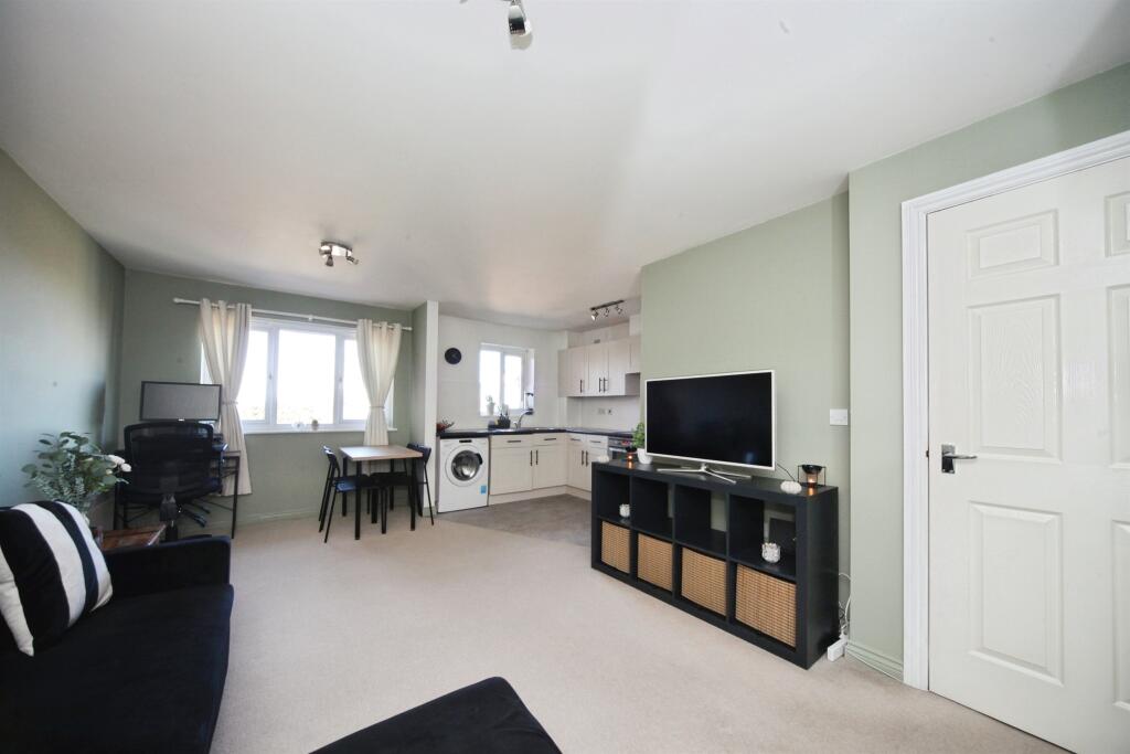 Kiln Way, Dunstable photo 3