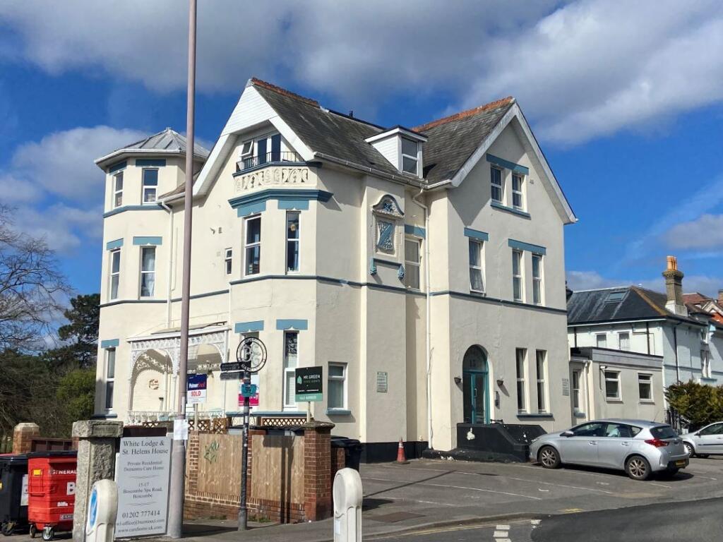 Main image of property: Flat 9 The Sands, 13 Boscombe Spa Road, Bournemouth, Dorset, BH5 1AW