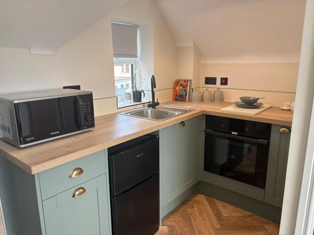 Additional image 2 of S5 U 71 Raddlebarn Road, Selly Oak, West Midlands, B29