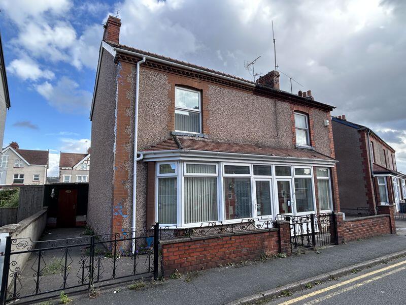 2-bed semi-detached on Queens Road, Llandudno Junction, £135,000
