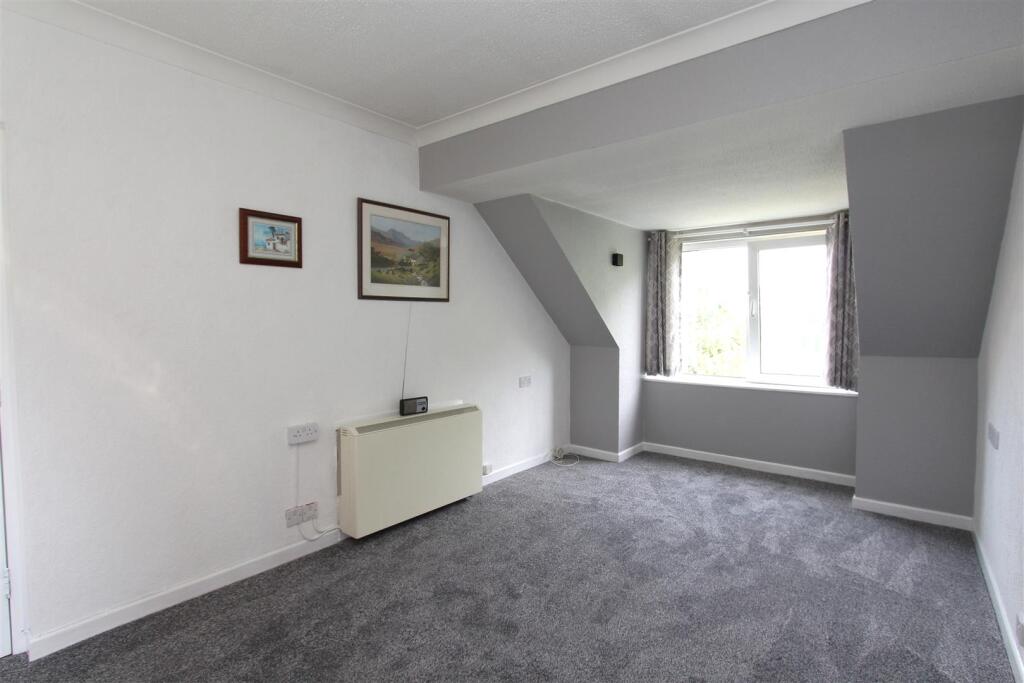 Bath Road, Keynsham, Bristol photo 2