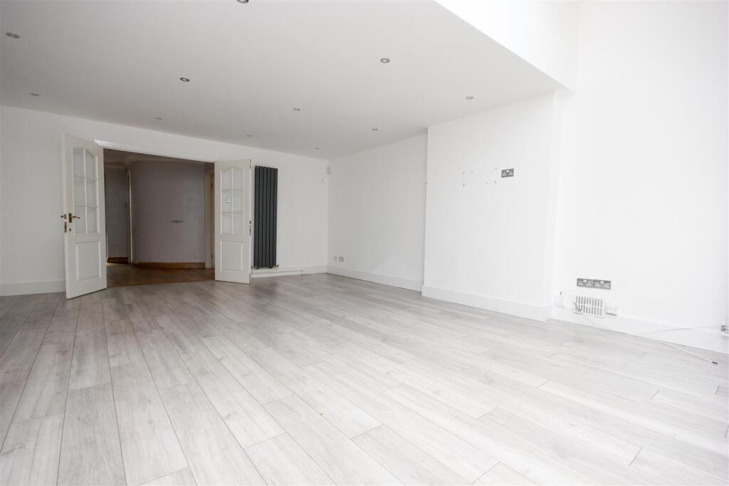 House in Rushden, North Northamptonshire - More