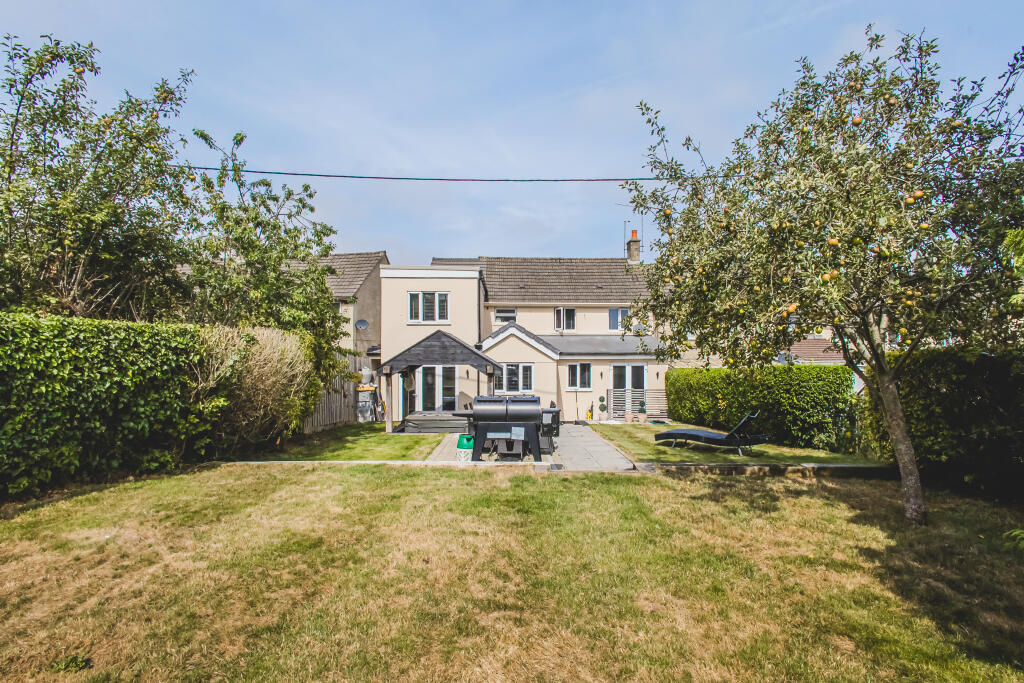 Holdcroft Close, Blunsdon, Swindon, SN26 photo 4