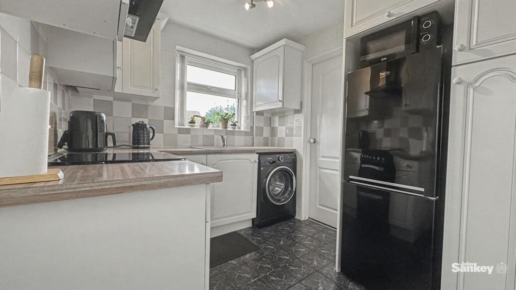 Pine Close, Mansfield Woodhouse, NG19 photo 3