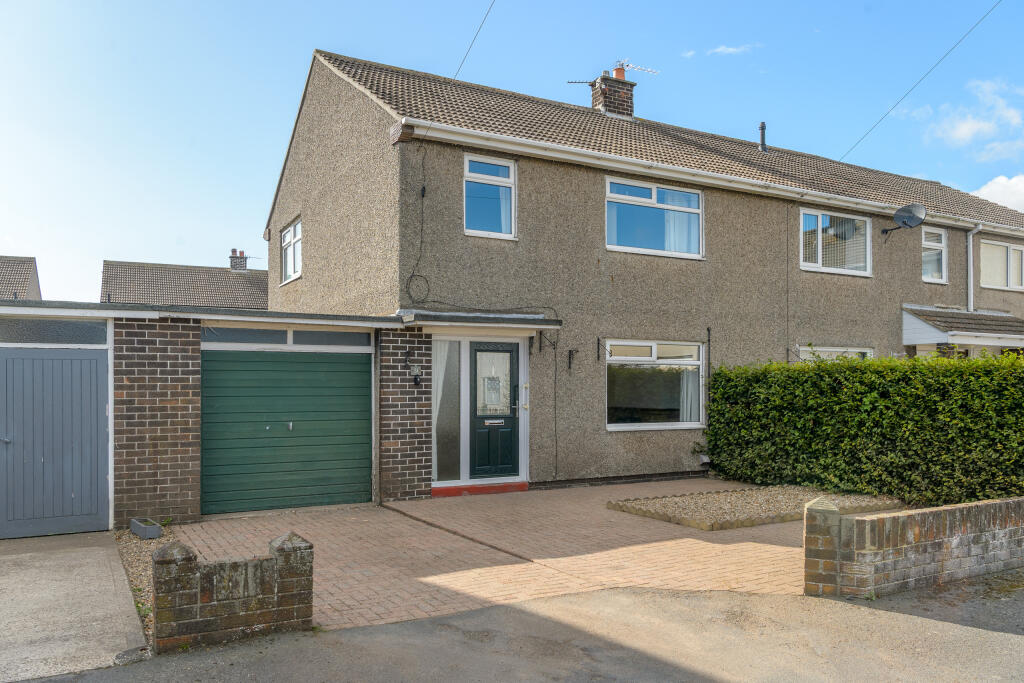 3-bed semi-detached on St. Johns Estate, South Broomhill, Morpeth, Northumberland, £140,000