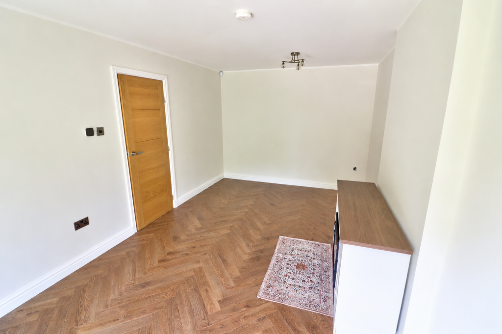 Sandsend Close, Manchester, M8 photo 4