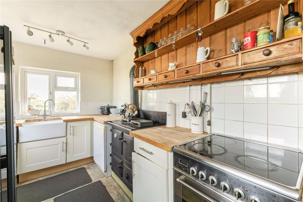 House in Dacorum, Great Gaddesden - More