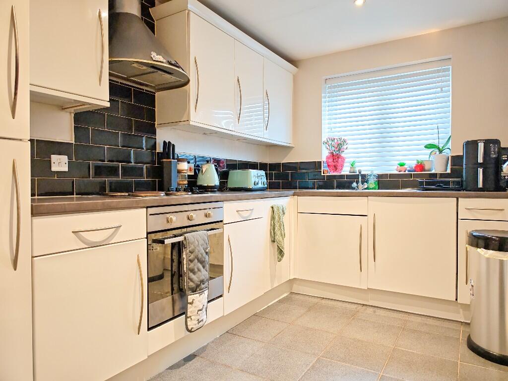 Carrfield, Hyde, Greater Manchester, SK14 photo 4