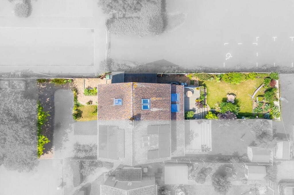 Main image of property: Peaslands Road, Saffron Walden, CB11