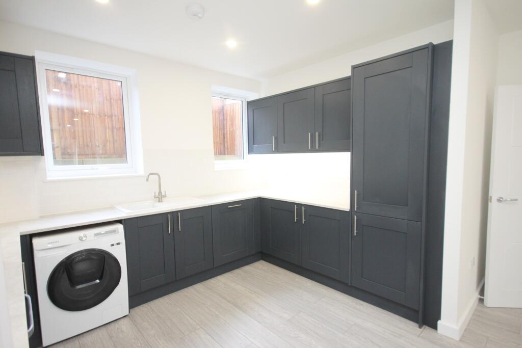 Main image of property: 106b Old Bedford Road, Luton, LU2