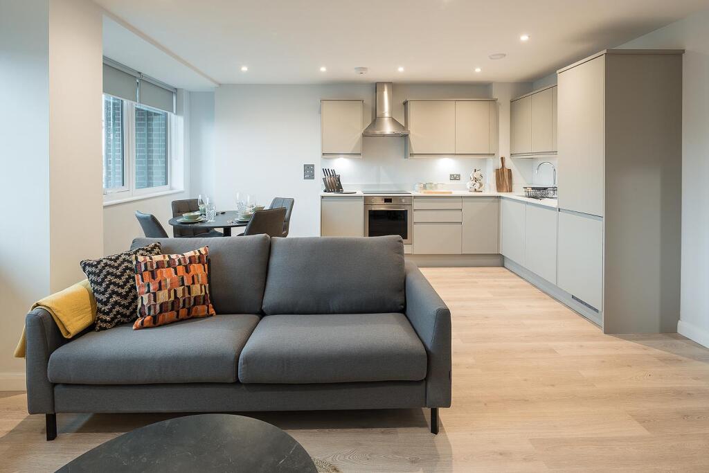 Main image of property: Marlowes, HEMEL HEMPSTEAD