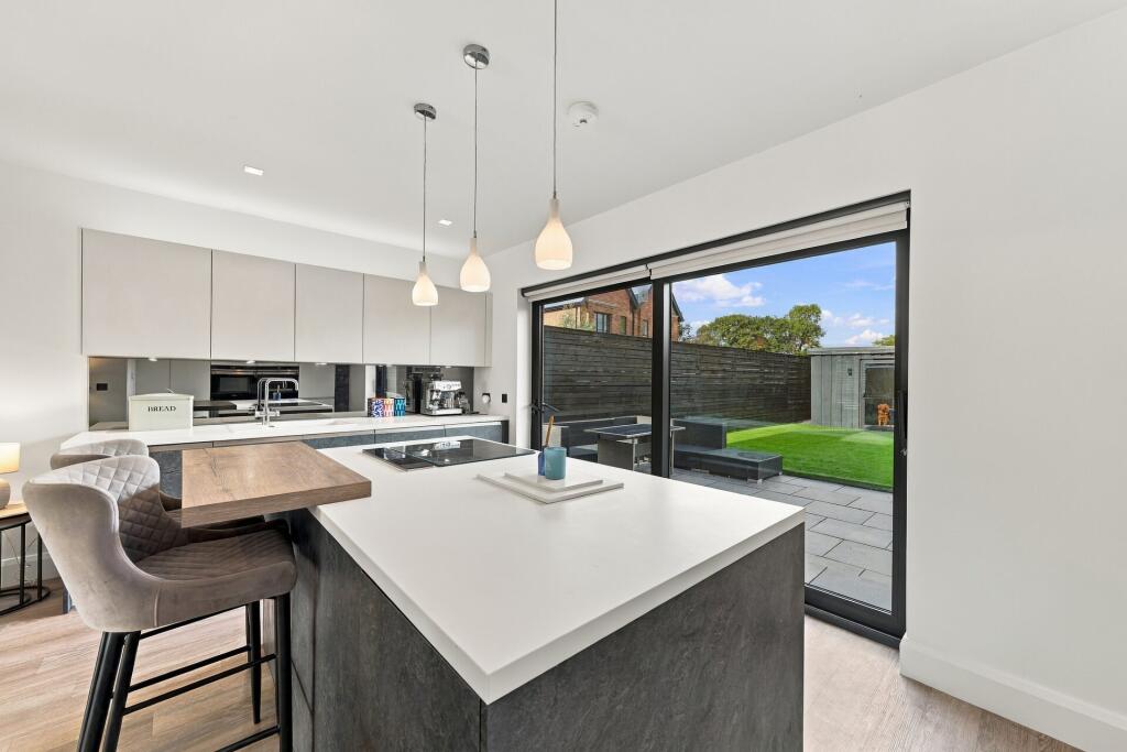 House in Macclesfield, Jasmine Park, Greenside - More