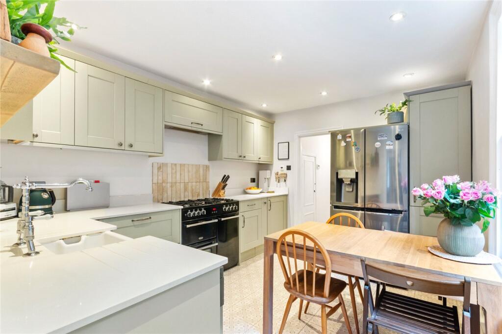 Apartment in London - View 4