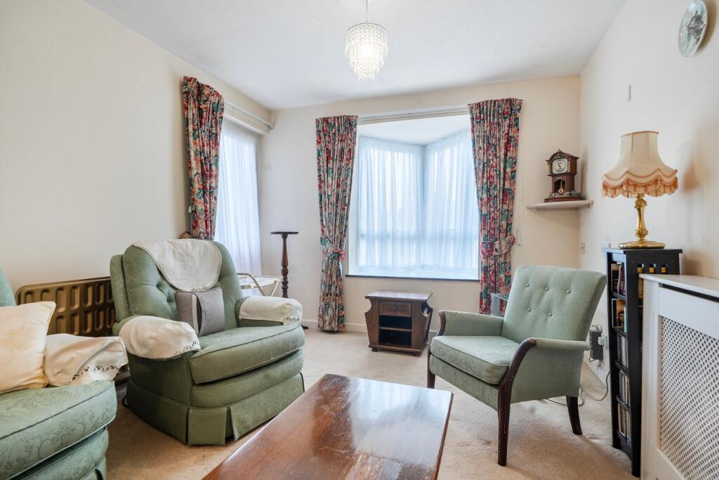 Main image of property: Kingsway, Hove, BN3