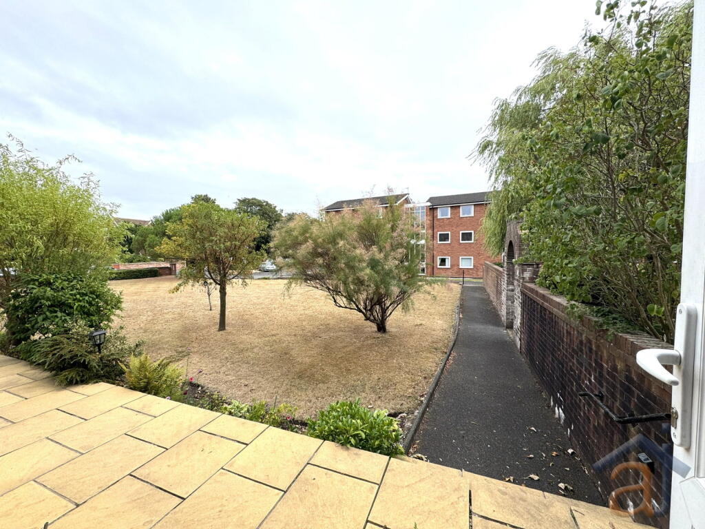 House in Sefton, Liverpool City Region - View 4