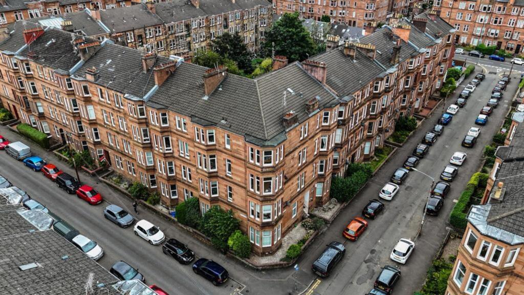 1-bed flat on Strathyre Street, Glasgow, G41, £190,000