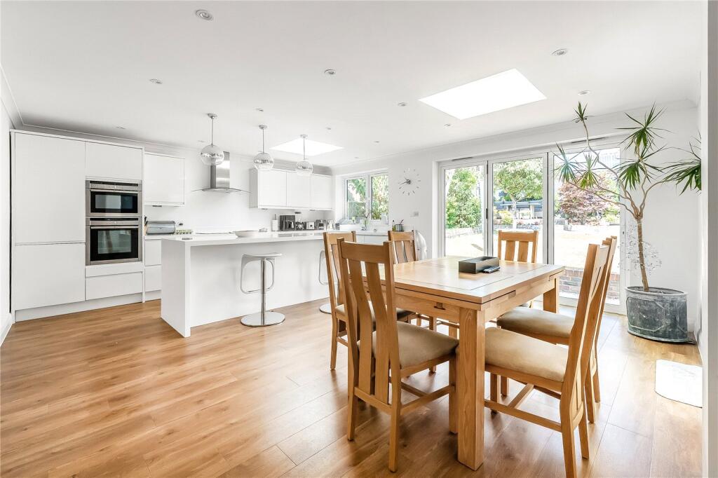 House in Reigate and Banstead, Reffles Bridge, Earlswood - View 2