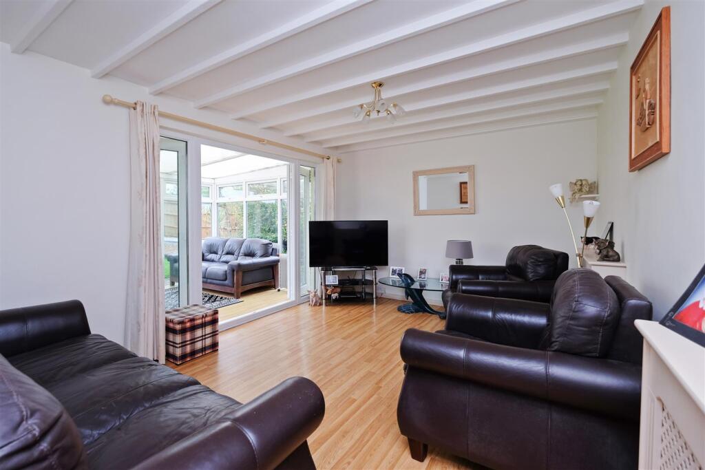 Hazlemere Road, Seasalter, Whitstable photo 3