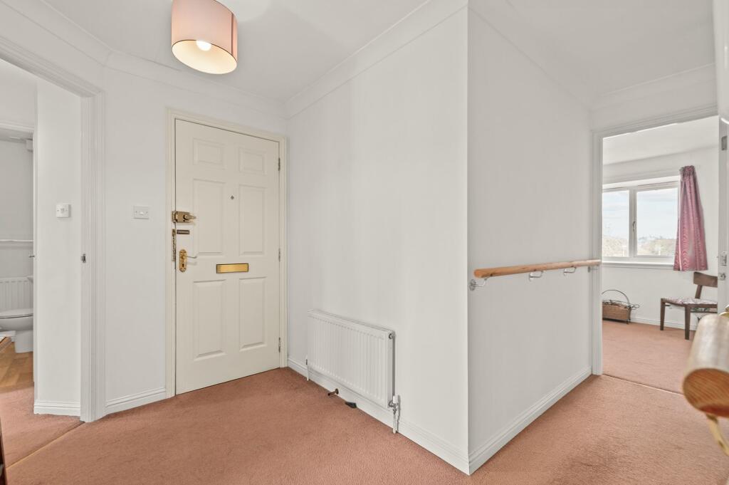 Apartment in Stirling - View 2