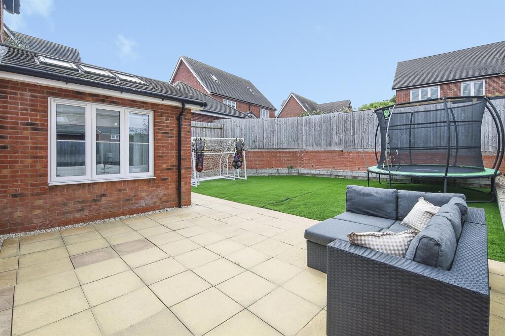 House in Warwick, Burton Green - View 4