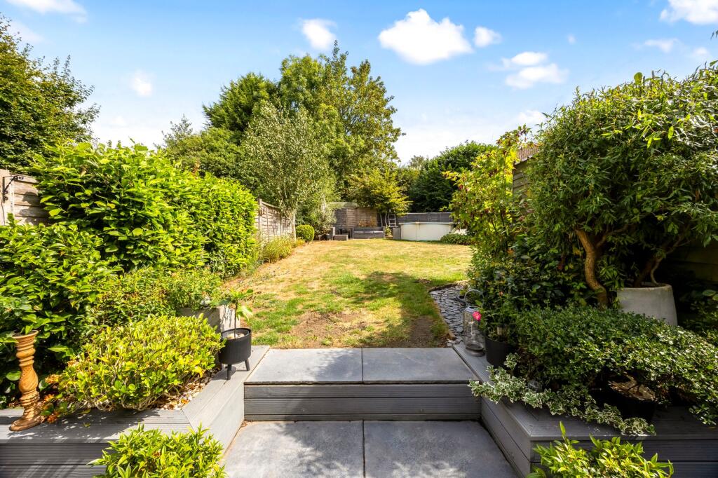 House in Redhill - View 4