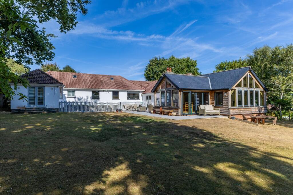 Main image of property: La Ruette De La Generotte, Castel, Guernsey