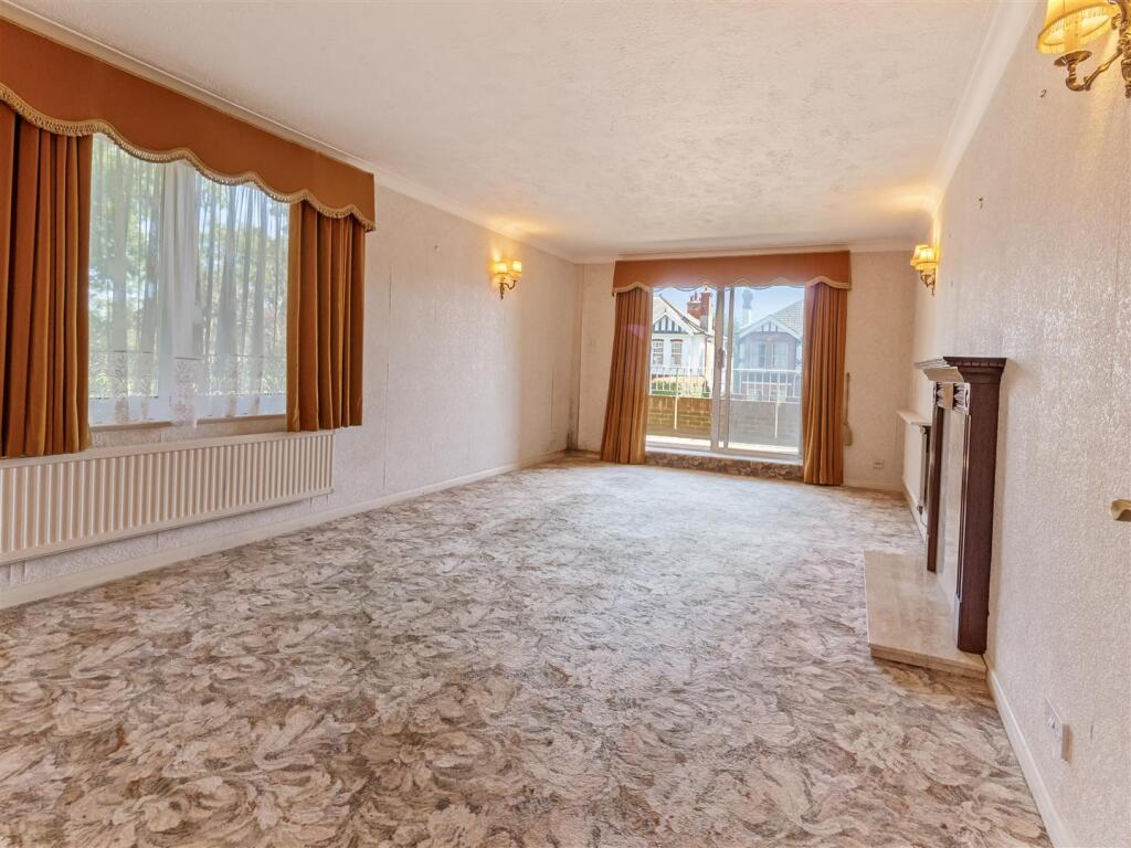 Apartment in Worthing, West Worthing - View 3