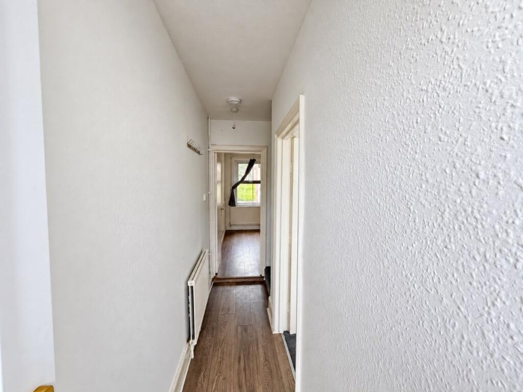 House in High Wycombe, Castlefield - View 2