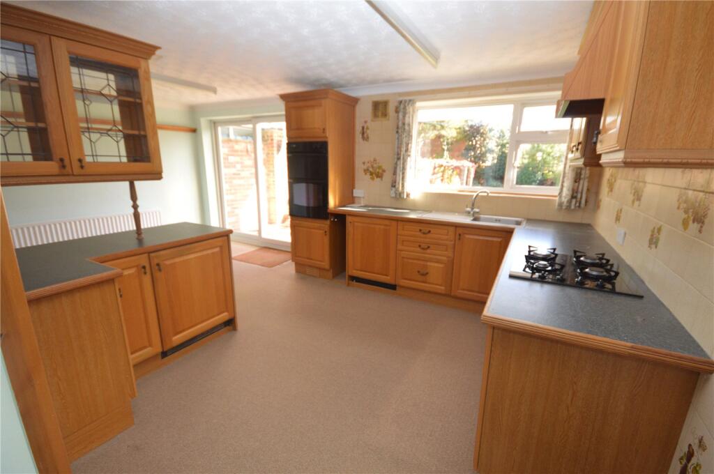 House in Luton - View 2