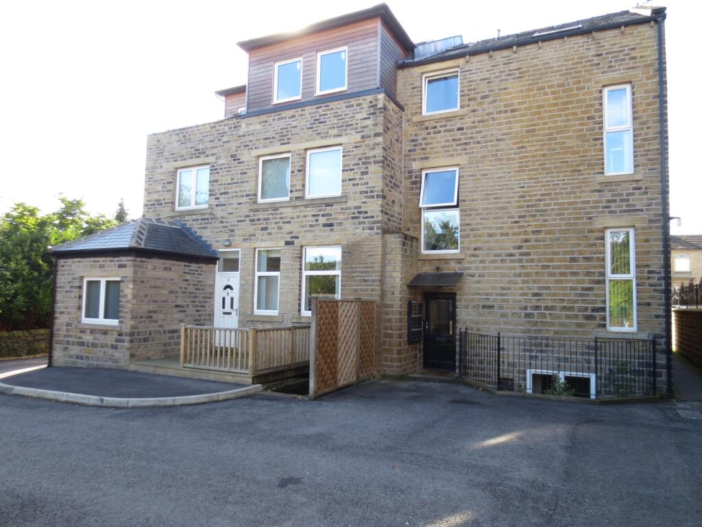Main image of property: 62 Church Street, Paddock, Huddersfield, West Yorkshire, HD1